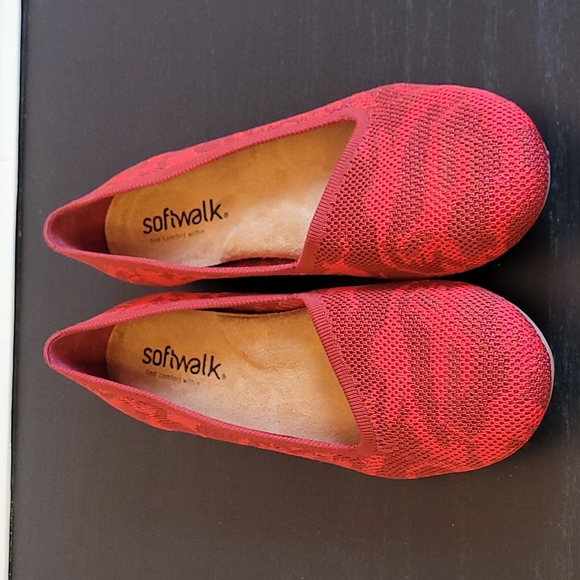 NWOB SOFTWALK red flats - Picture 2 of 6